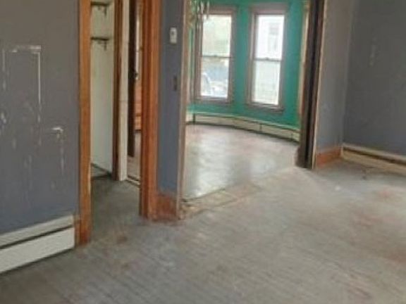 3rd image of 606 S Peoria Ave