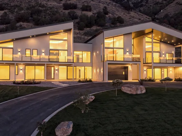 382 N 900 E, Providence, UT 84332