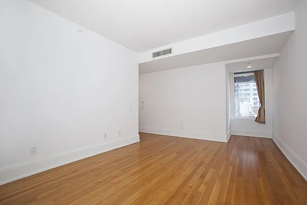 Rented by Nest Seekers International | media 26