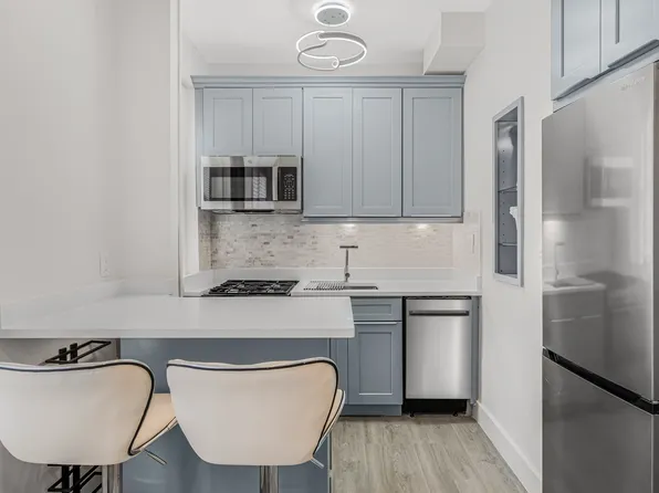 315 East 77th Street image 7 of 21