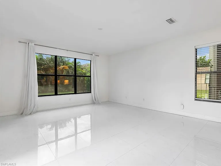 10008 Chesapeake Bay Dr — Photo 16