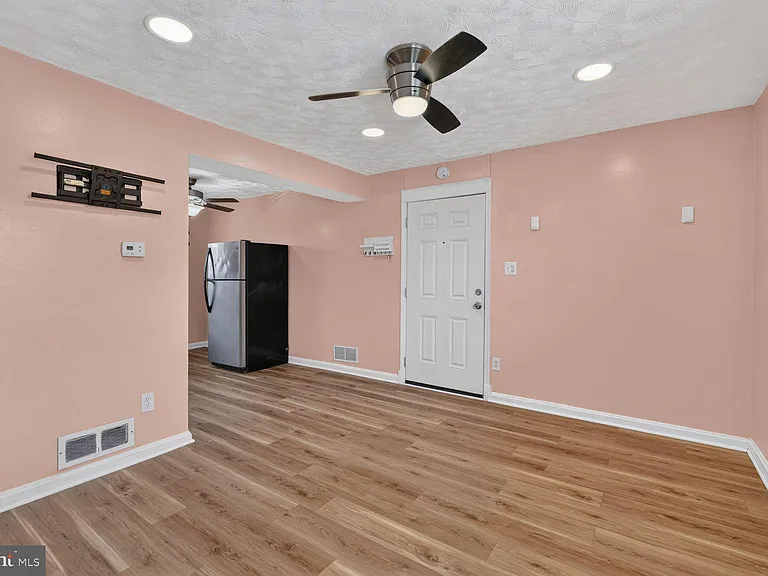 2437 Iverson St — Photo 4