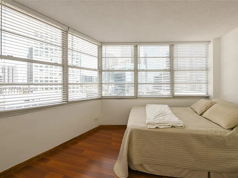 801 Brickell Bay Dr #1462 — Photo 13