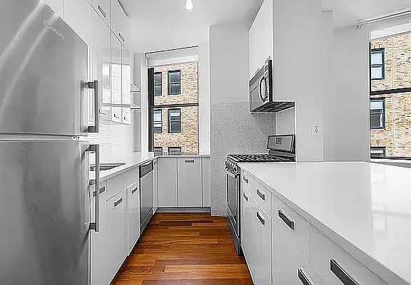 3rd image of 82 Beaver St APT 1205