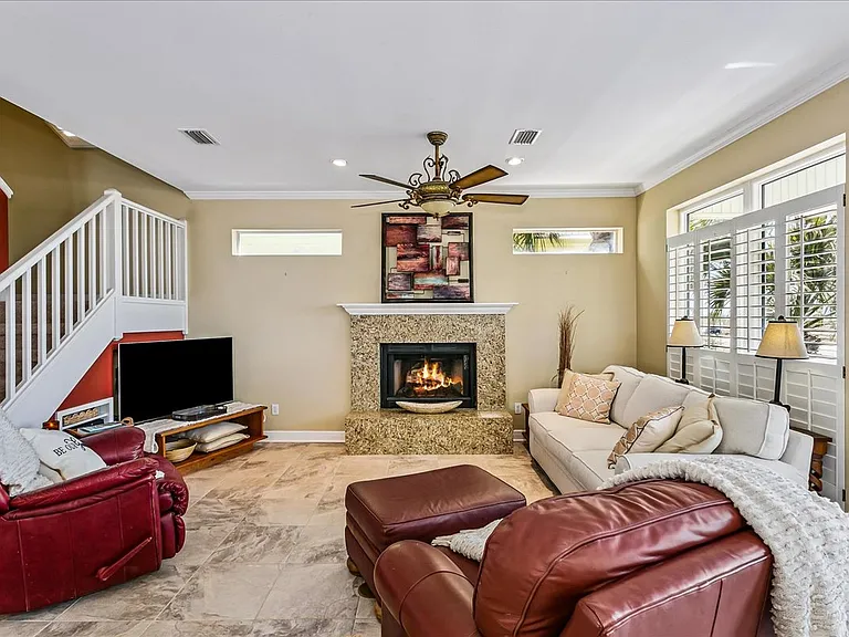 1070 Fort Pickens Rd — Photo 12