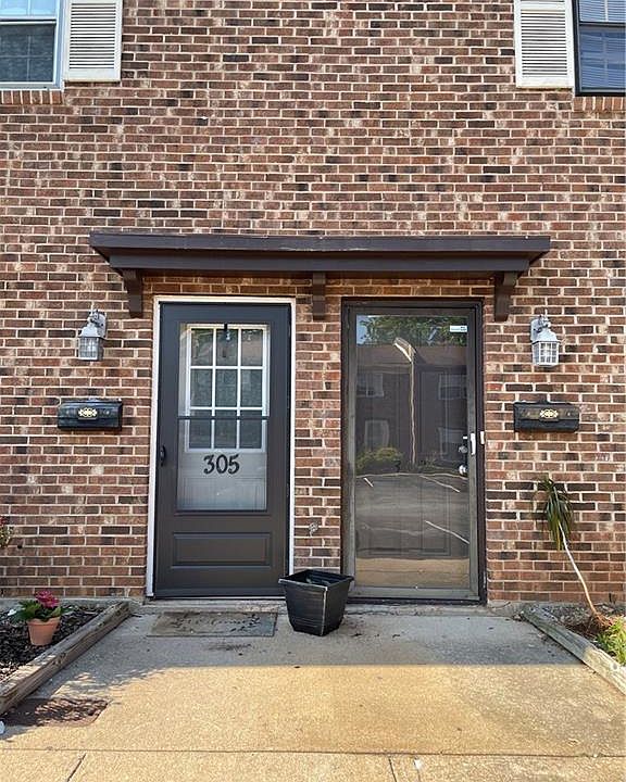 2nd image of 307 Vineyard Park Ct