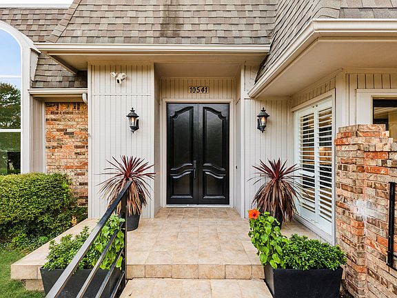 3rd image of 10541 Berry Knoll Dr
