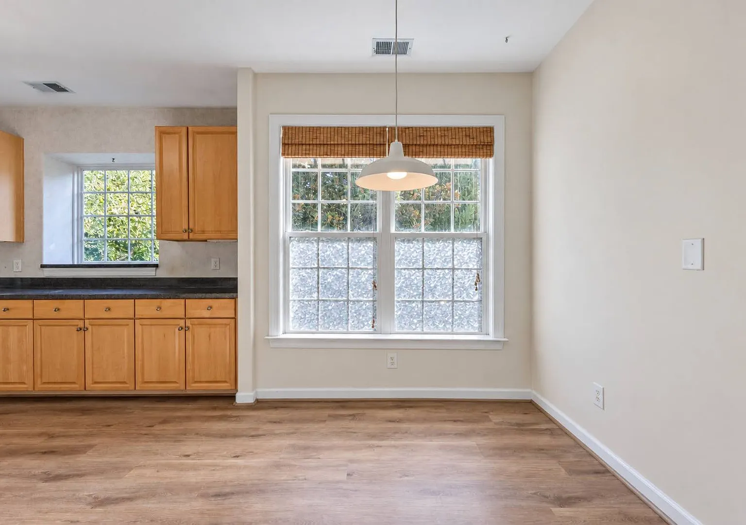 One level living in Williamsburg — Photo 4