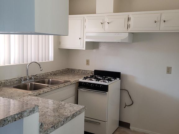 5th image of 1293 N Garfield Ave APT 22
