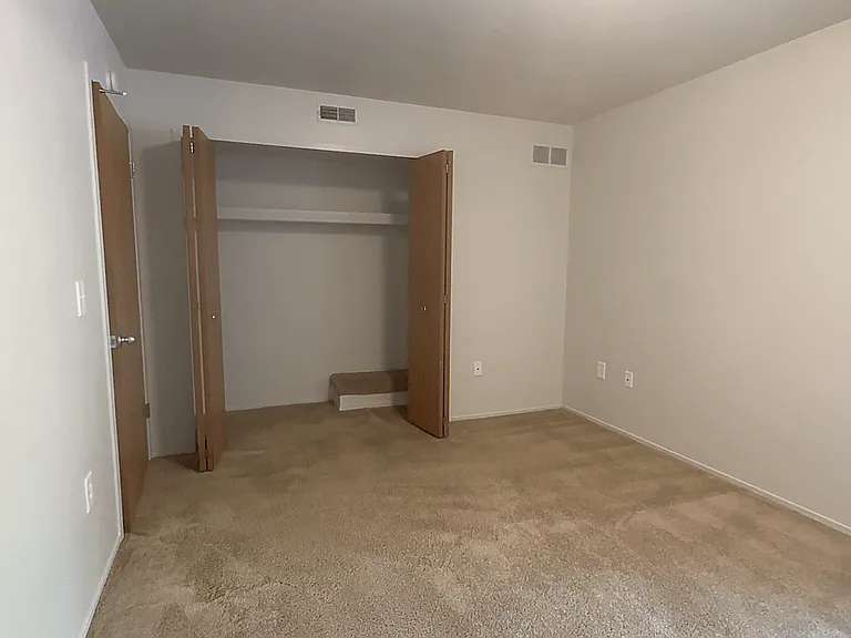 Prentiss Pointe Apartments — Photo 271