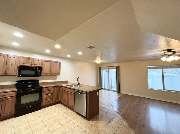 1014 W Village River Ln, Midvale, UT 84047