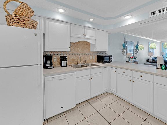 5th image of 900 Gulf Shore Dr Unit 1095