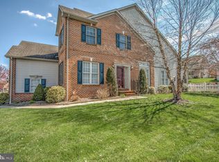 33 Weaver Ave, Ephrata, PA 17522