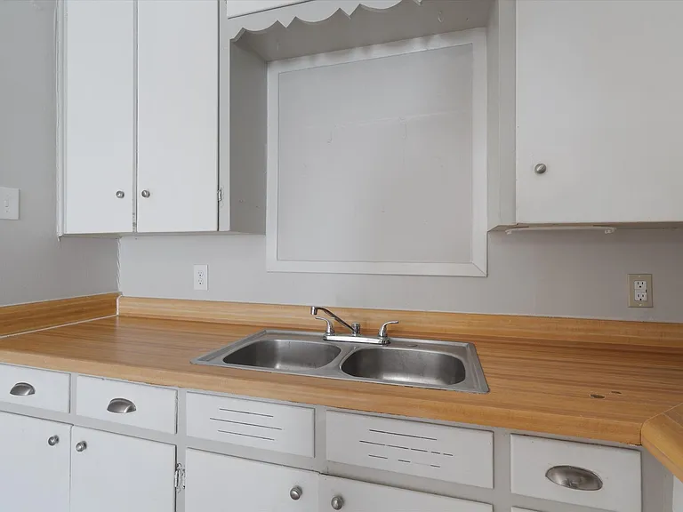 1012 Barbara Dr #B — Photo 8