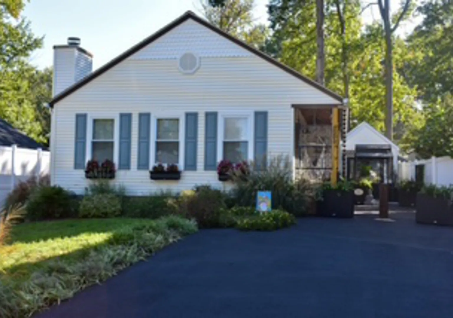 Cozy Cottage By The Beach-Pet Friendly — Photo 1