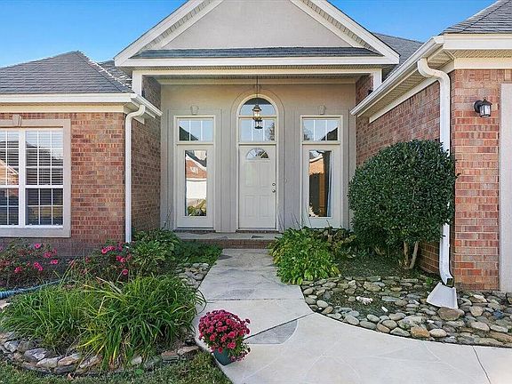3rd image of 2210 Larks Court