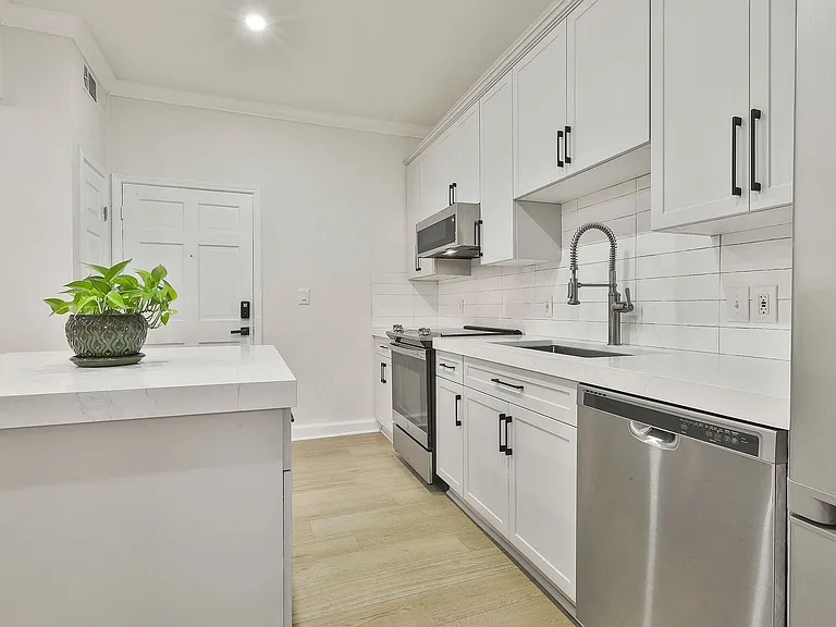 685 Argonne Ave NE #14 — Photo 8
