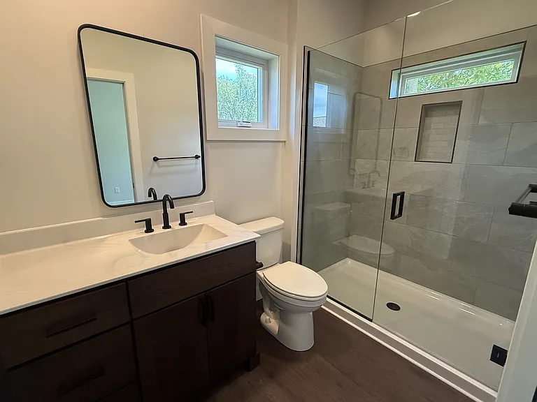 405 E Larmon St — Photo 13
