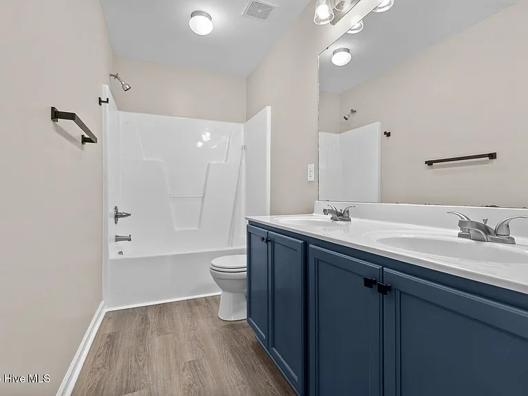 403 Zircon Ct — Photo 18