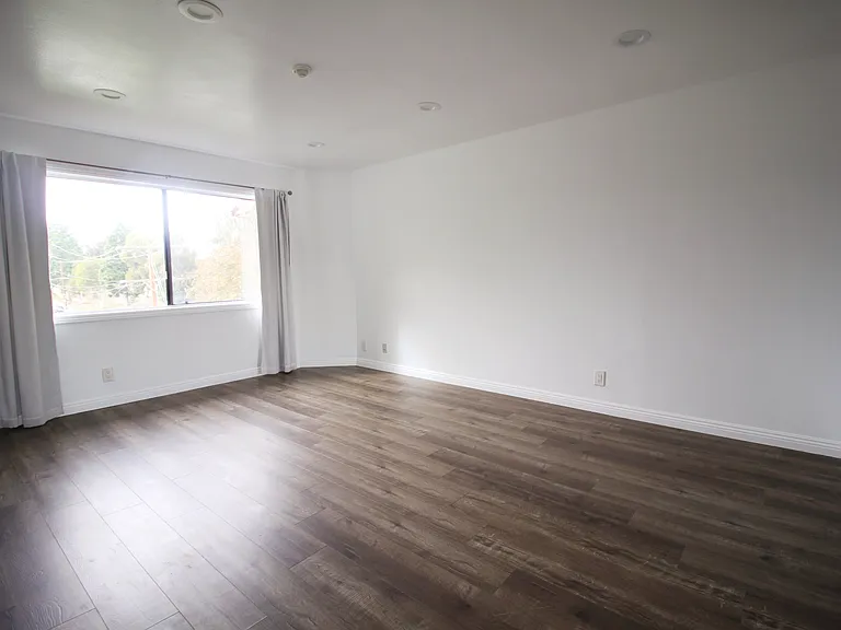 1832 Rockefeller Ln #8 — Photo 25