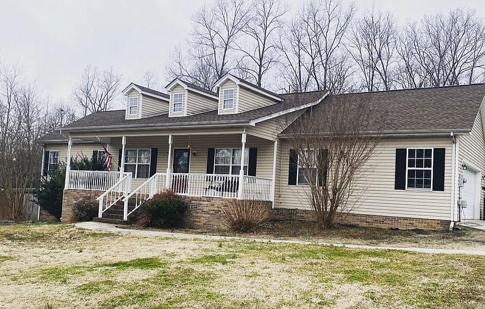 2nd image of 165 Savannah Ridge Trl NE
