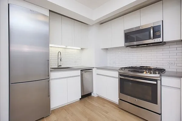 Rented by REAL New York | media 7