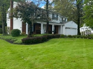 6958 Chapel Hill Dr, Brecksville, OH 44141