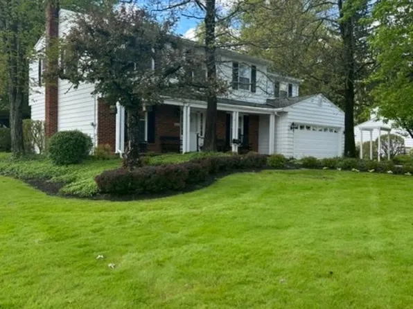 6958 Chapel Hill Dr, Brecksville, OH 44141