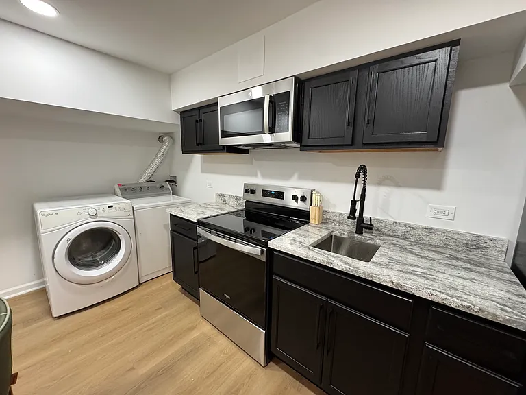 3059 W Augusta Blvd #B — Photo 8