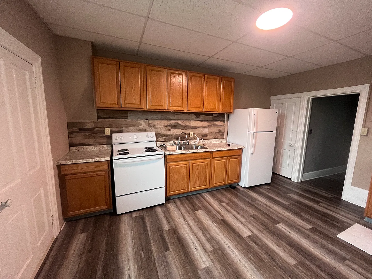 3 bed, 1400 sqft, $1,500 — Photo 2