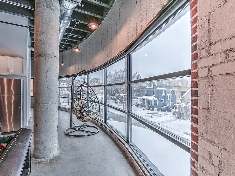 Dahlman Flats — Photo 14