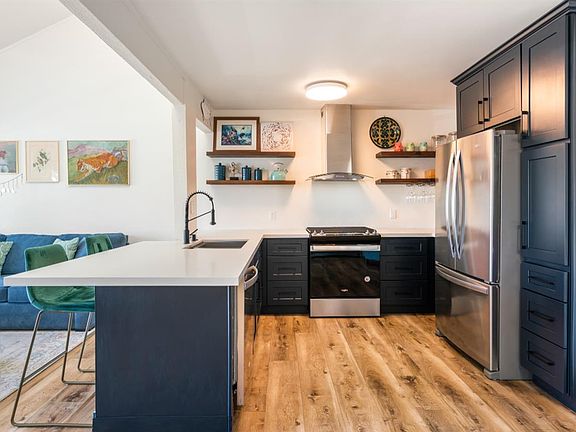 5th image of 408 Larkspur Plaza Drive
