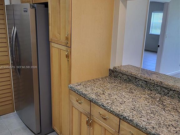 4th image of 230 Lakeview Dr APT 207