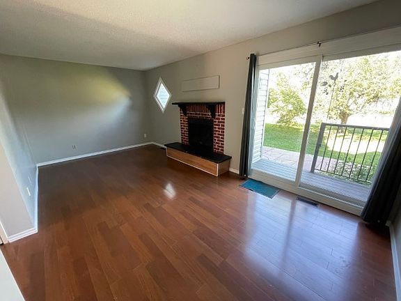 3rd image of 5448 38a Ave NW