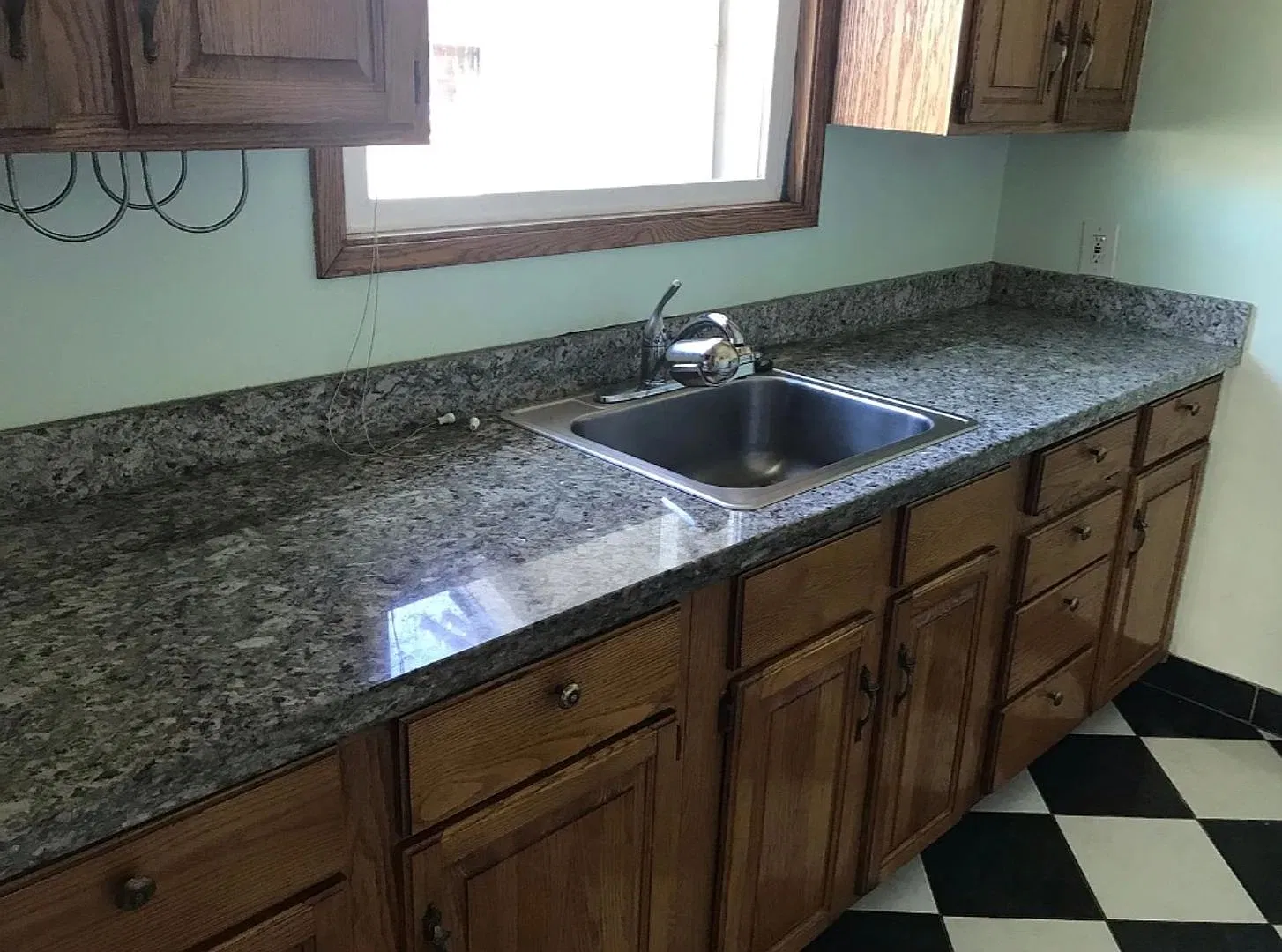 Charming 2 Bed/1 Bath — Photo 2