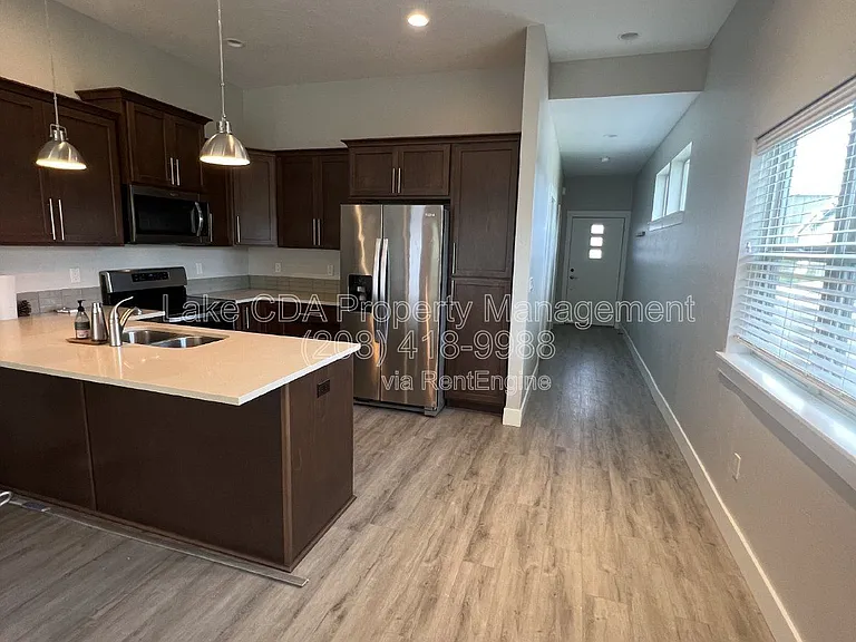 3343 N Rosalia Rd — Photo 3