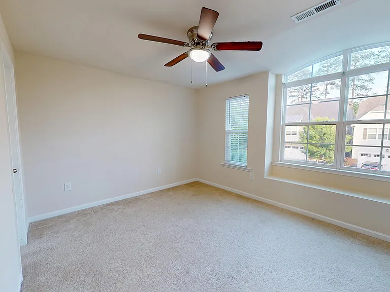 248 Begen St — Photo 39