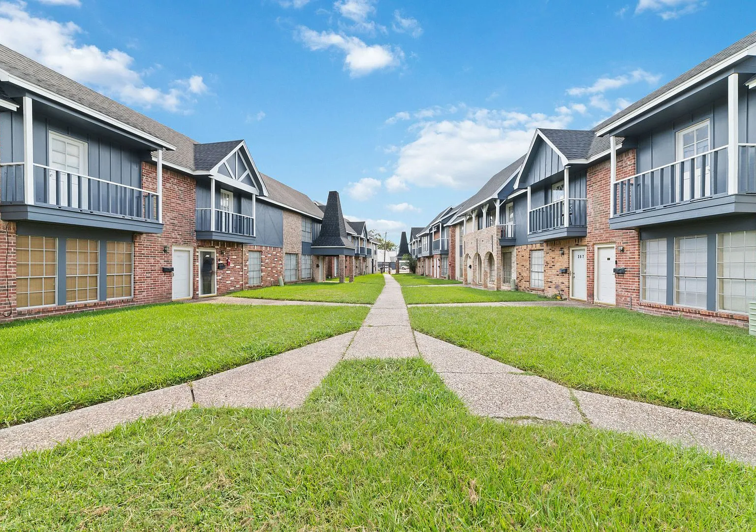 Audrey Lane Townhomes — Photo 4