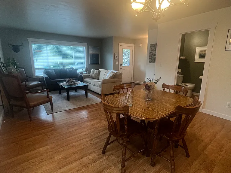 41 Stratford Dr — Photo 1