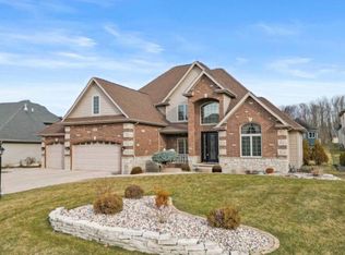 9310 Doubletree Dr N, Winfield, IN 46307