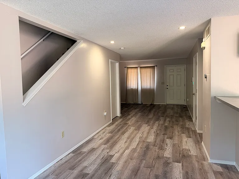 1325 W Nottingham Cir — Photo 5