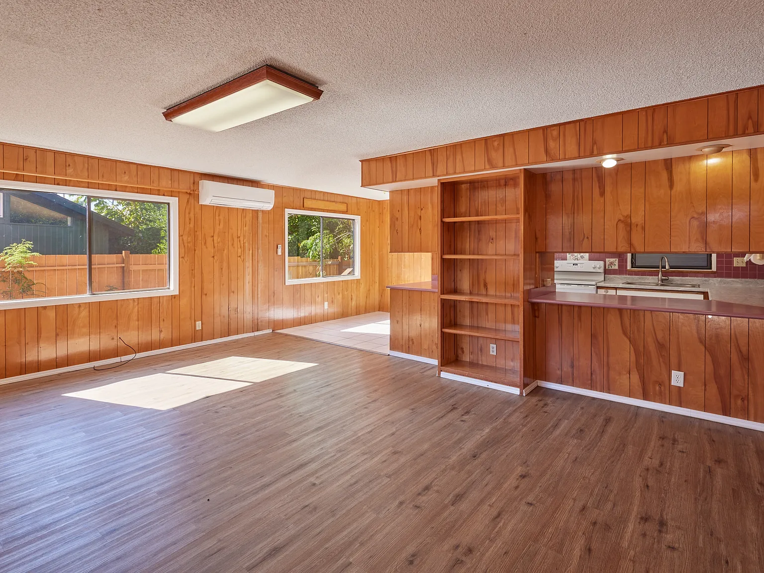 3 bed, 1.5 bath, 1500 sqft, $3,500 — Photo 2
