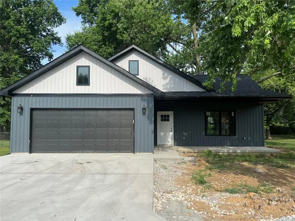 442 S 12th St, Bowling Green, MO 63334