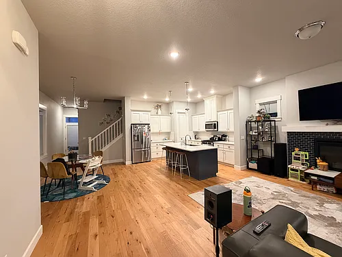 6760 SE Genrosa St Photo 1