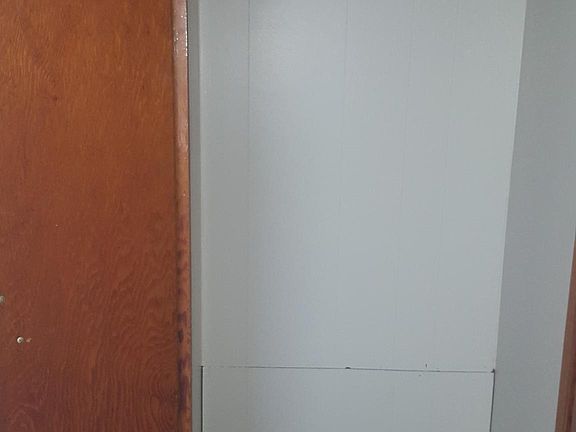 2nd image of 9 River St