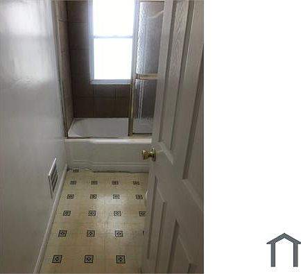 2nd image of 15015 Lincoln Ave