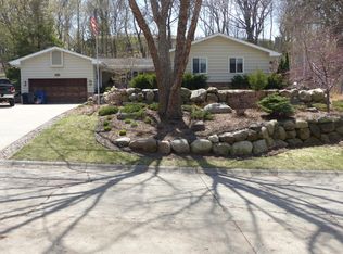 5833 Creek Valley Rd, Edina, MN 55439