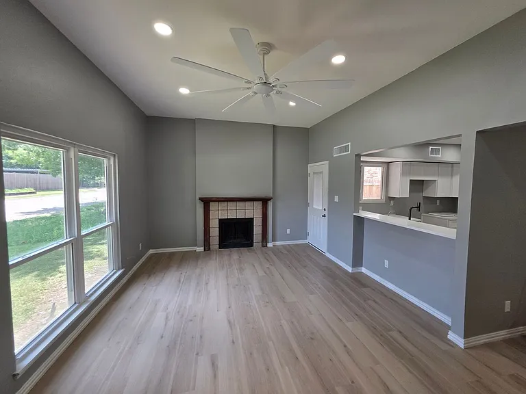 2419 E Timberview Ln — Photo 11