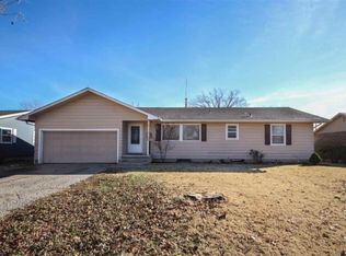 1916 N Moyle St, Augusta, KS 67010