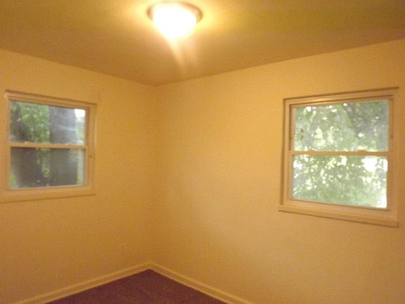 3rd image of 376 Morris Dr